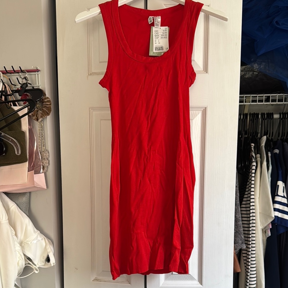 Casual Red H&M Dress. Never worn. Tags included.